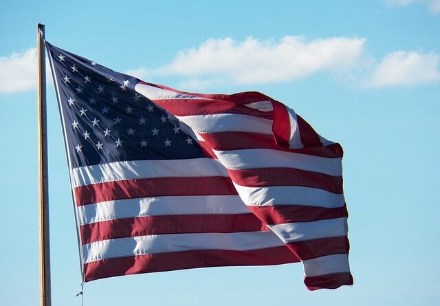 Korean War veteran honors vets